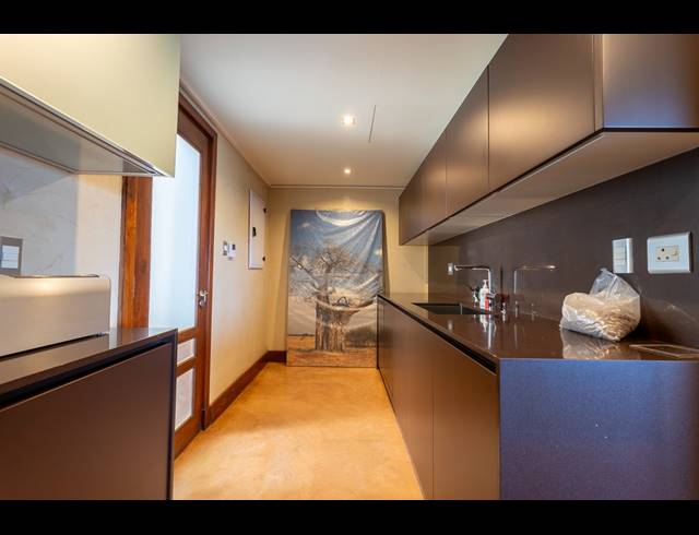 4 BEDROOM HOUSE FOR SALE IN ZIMBALI ESTATE